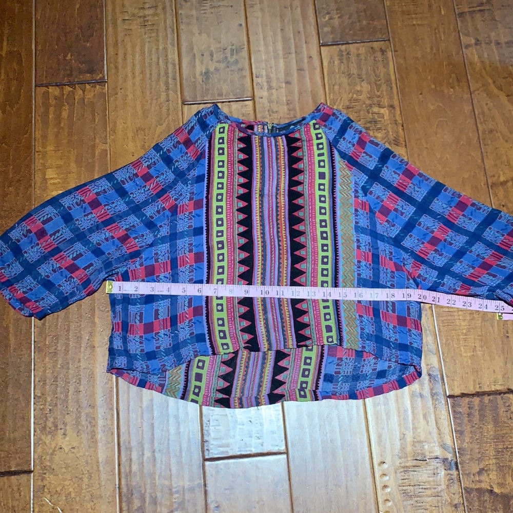 Angie Printed Top - Picture 3 of 6